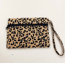 Load image into Gallery viewer, Leopard Canvas Clutch/Wristlet