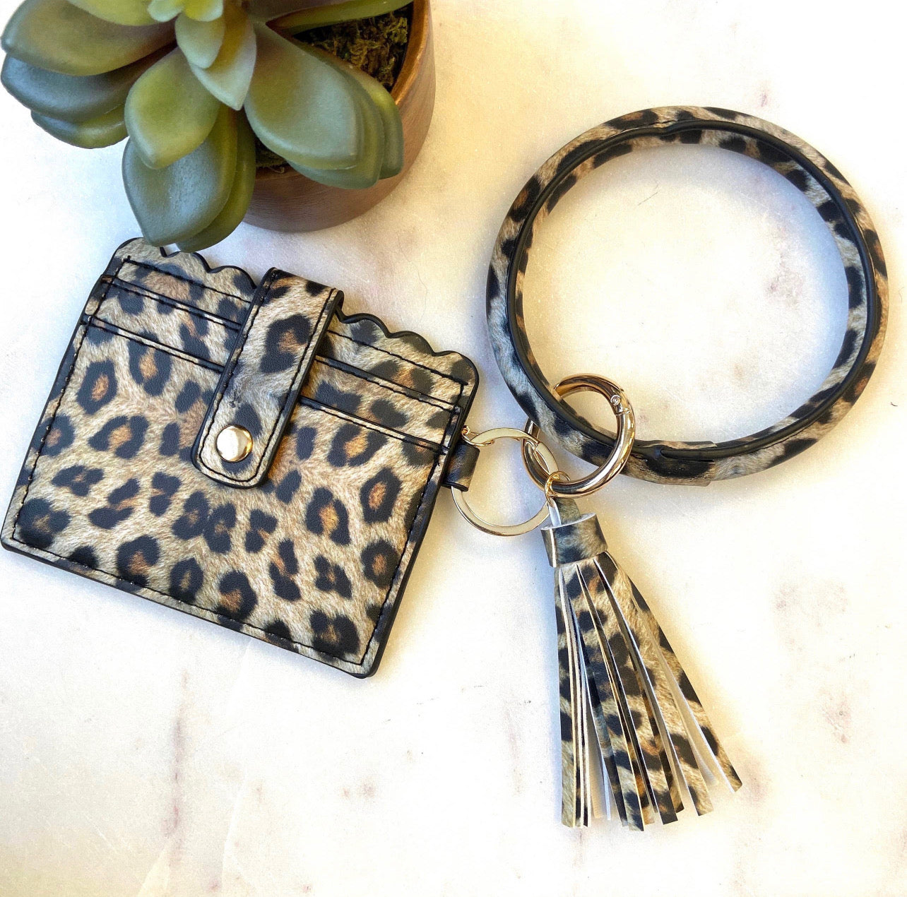 Cardholder with keyring bangle and tassel